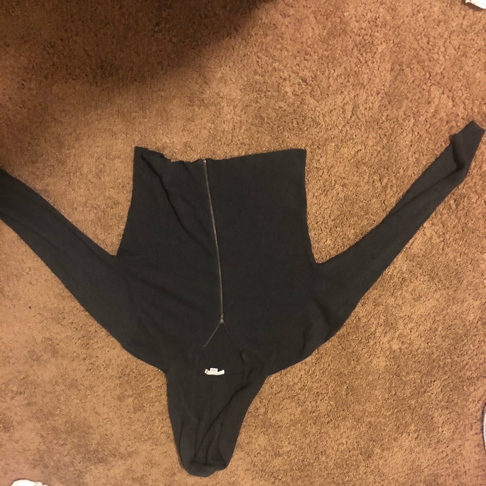 Super cute ribbed cropped jacket. With hood.